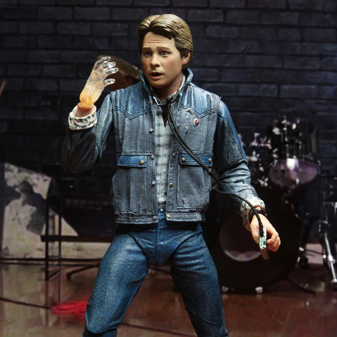 BACK TO THE FUTURE - 7&quot; SCALE ACTION FIGURE – ULTIMATE MARTY MCFLY 85&