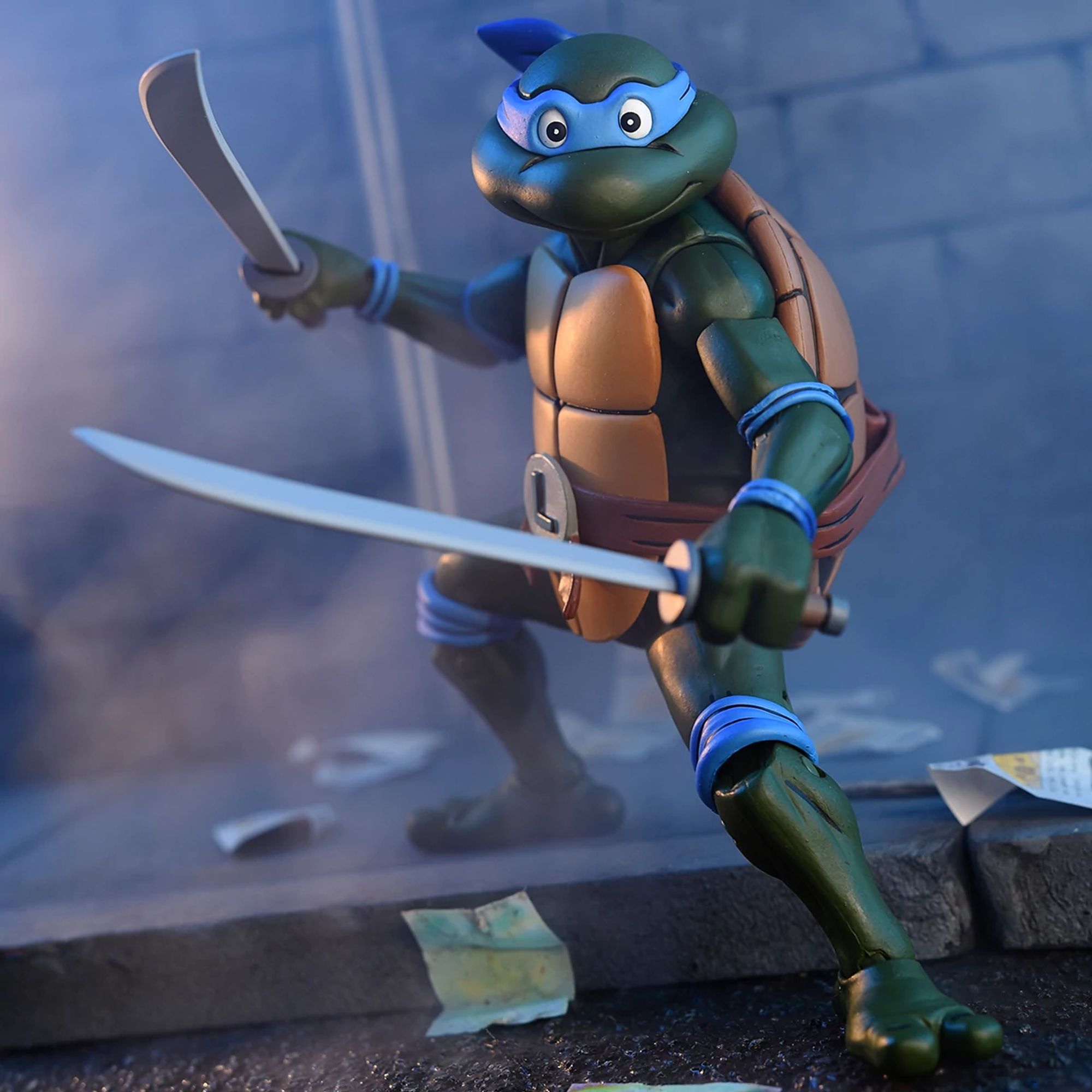 TEENAGE MUTANT NINJA TURTLES (CARTOON) – 7” SCALE ACTION FIGURE – ULTIMATE LEONARDO (VHS)