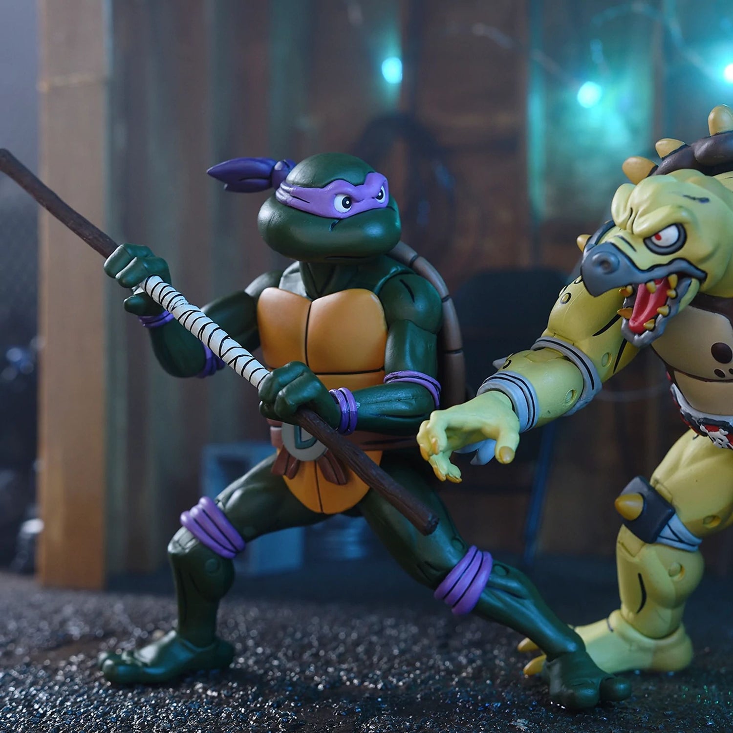 TEENAGE MUTANT NINJA TURTLES (CARTOON) – 7” SCALE ACTION FIGURE – ULTIMATE DONATELLO (VHS)