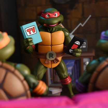 TEENAGE MUTANT NINJA TURTLES (CARTOON) – 7” SCALE ACTION FIGURE – ULTIMATE RAPHAEL (VHS)