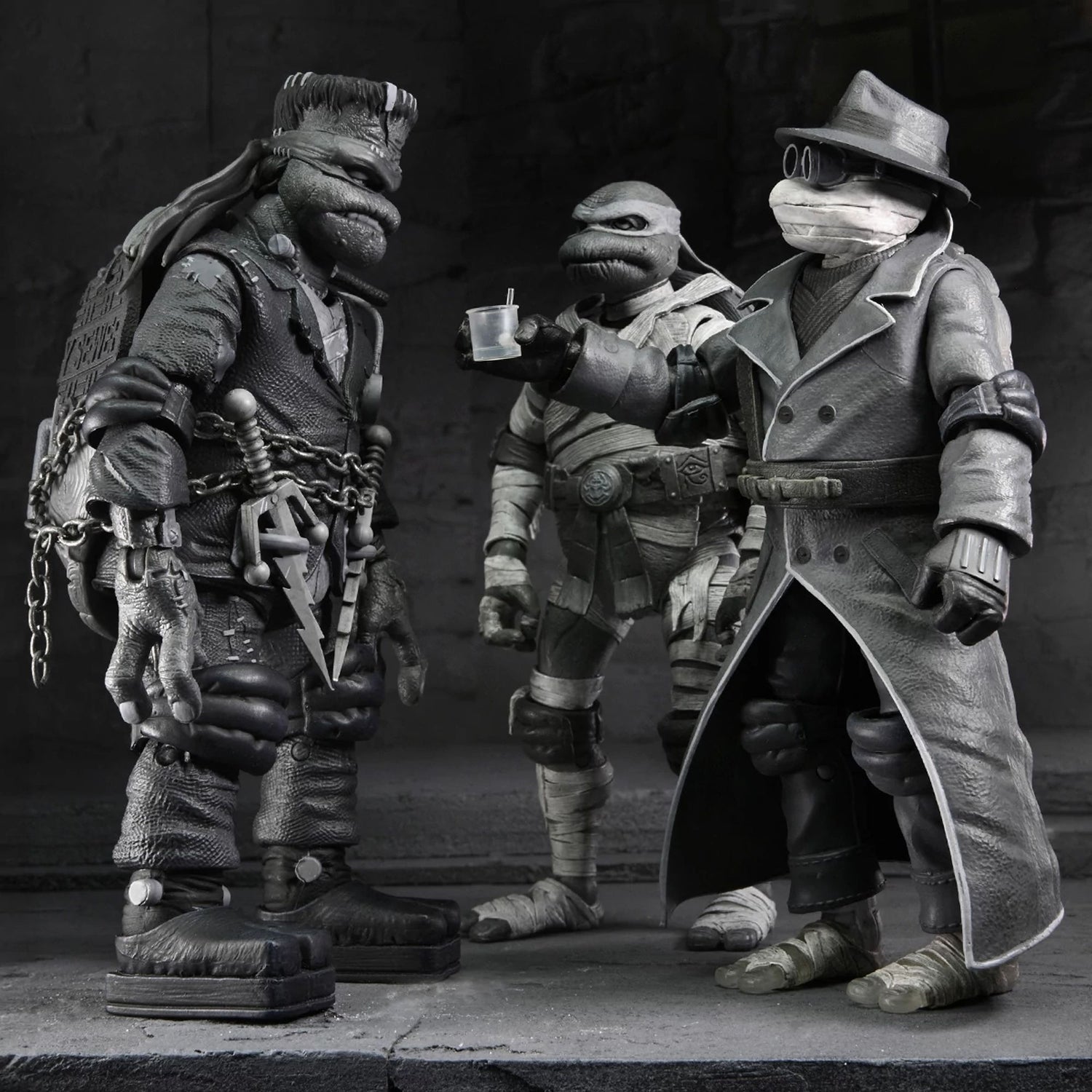 UNIVERSAL MONSTERS X TEENAGE MUTANT NINJA TURTLES - 7’’ SCALE ACTION FIGURE - BLACK &amp; WHITE TURTLES 4 PACK