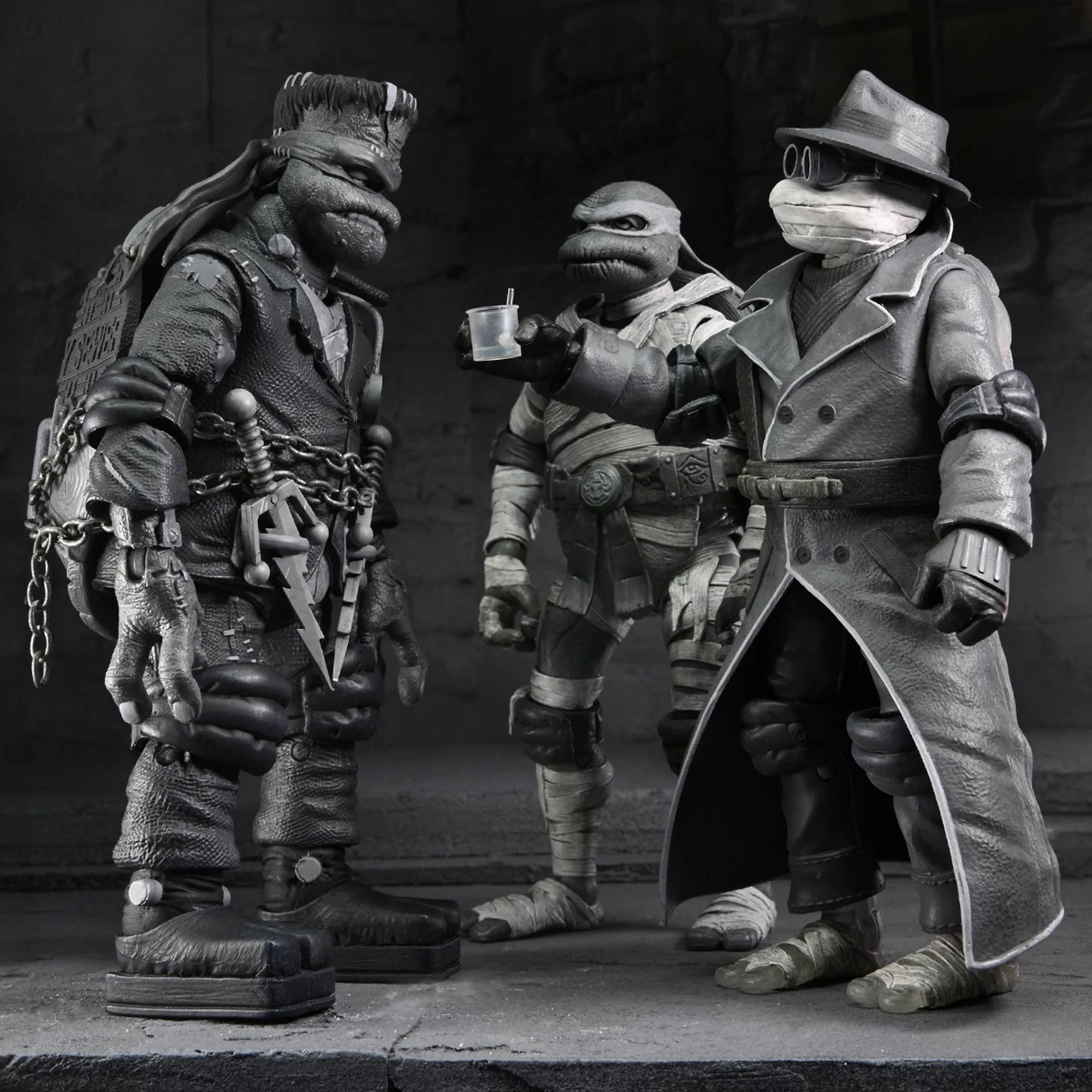 UNIVERSAL MONSTERS X TEENAGE MUTANT NINJA TURTLES - 7’’ SCALE ACTION FIGURE - BLACK &amp; WHITE TURTLES 4 PACK