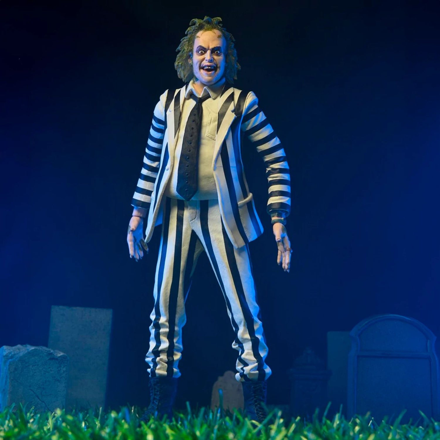 BEETLEJUICE (1988) - 1/4 SCALE FIGURE - STRIPED SUIT BEETLEJUICE