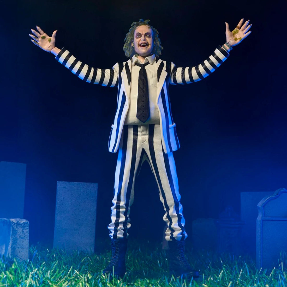 BEETLEJUICE (1988) - 1/4 SCALE FIGURE - STRIPED SUIT BEETLEJUICE