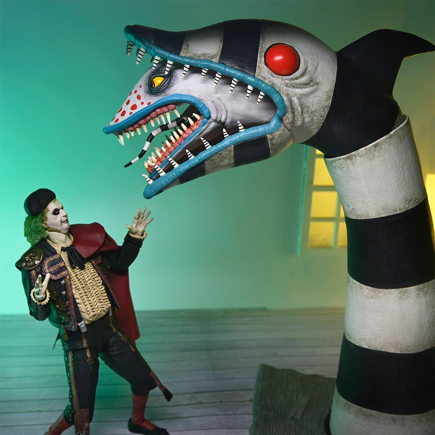 BEETLEJUICE BEETLEJUICE - 7&quot; SCALE ACTION FIGURE - ULTIMATE &quot;MATADOR&quot; BEETLEJUICE AND SANDWORM 2 PK