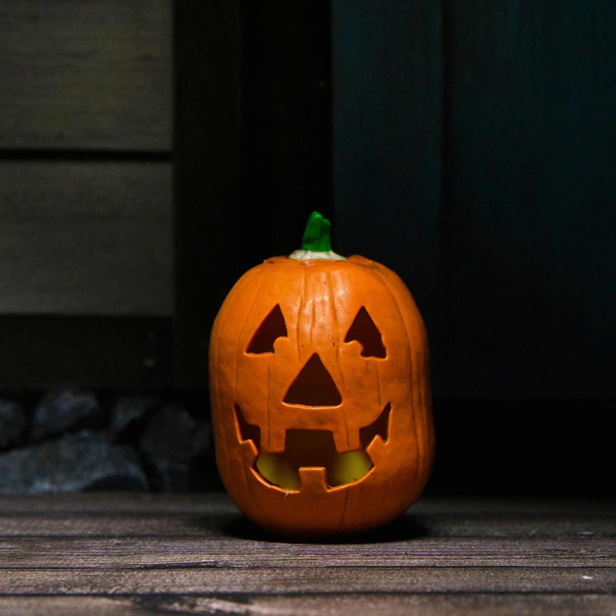 HALLOWEEN RESURRECTION - 7&quot; SCALE ACTION FIGURE - ULTIMATE MICHAEL MYERS