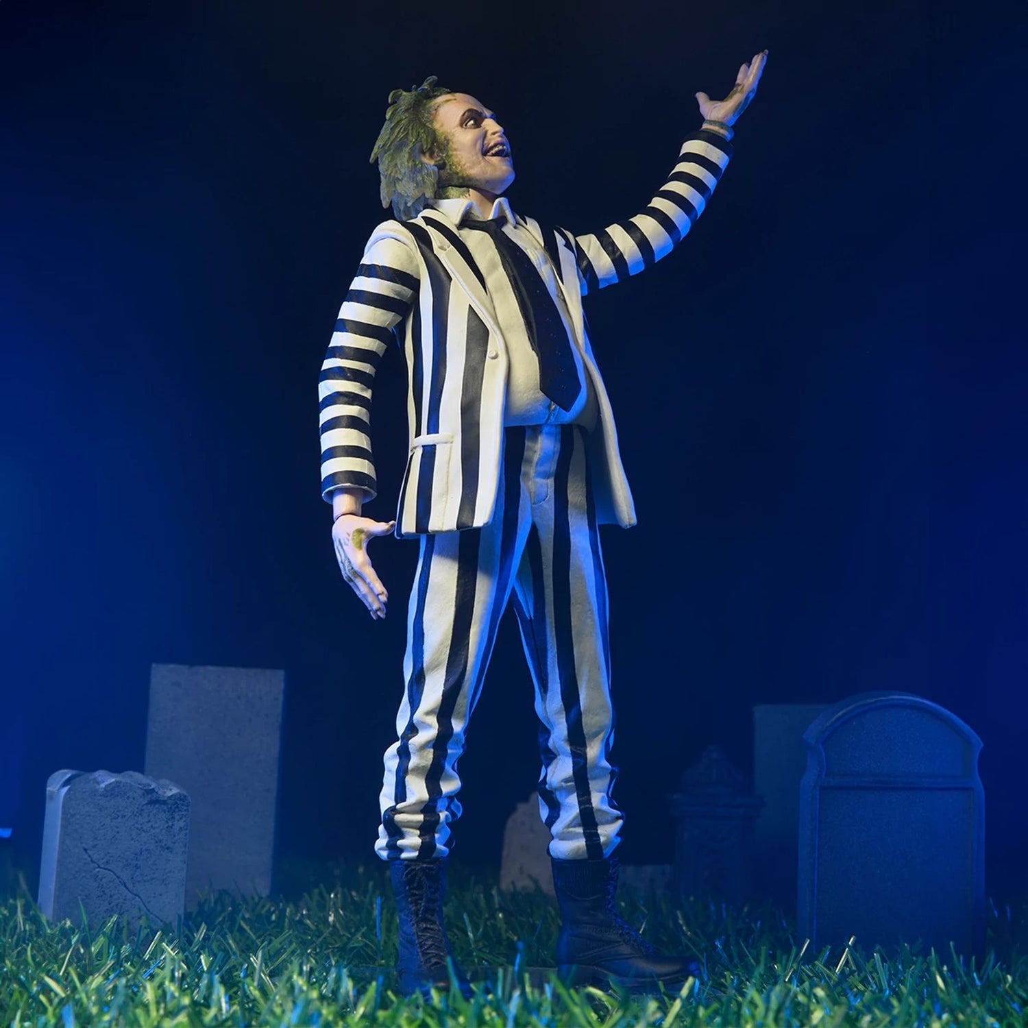 BEETLEJUICE (1988) - 7&quot; SCALE ACTION FIGURE – BLACK AND WHITE STRIPED SUIT BEETLEJUICE IN BLISTER PA