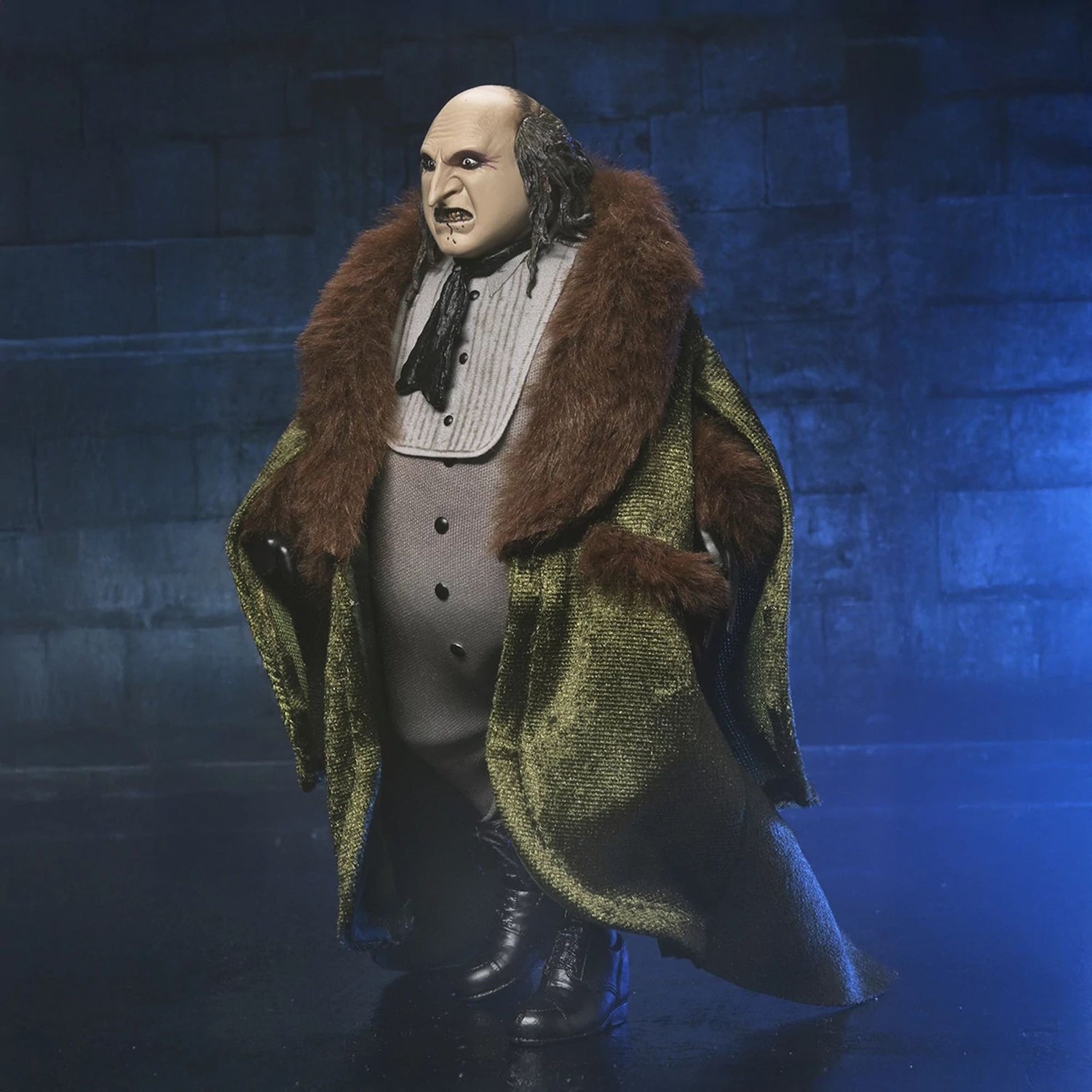 BATMAN RETURNS - 8” CLOTHED ACTION FIGURE – THE PENGUIN