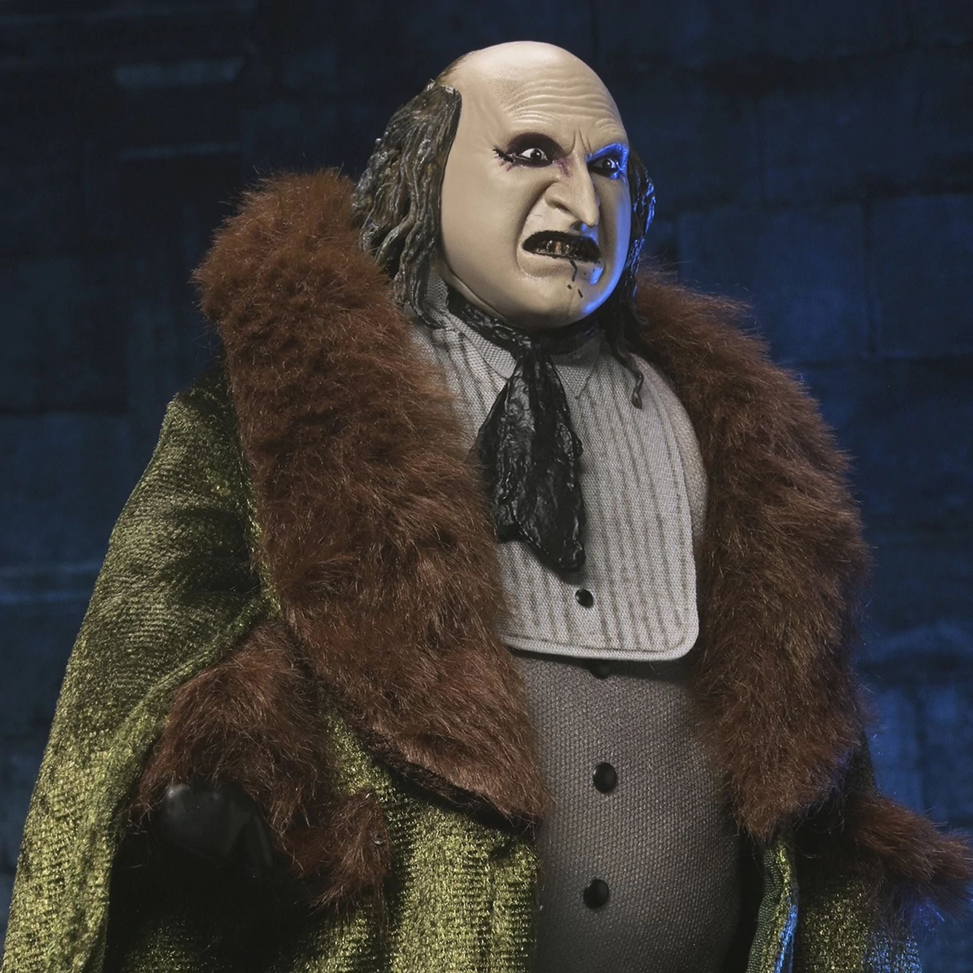 BATMAN RETURNS - 8” CLOTHED ACTION FIGURE – THE PENGUIN