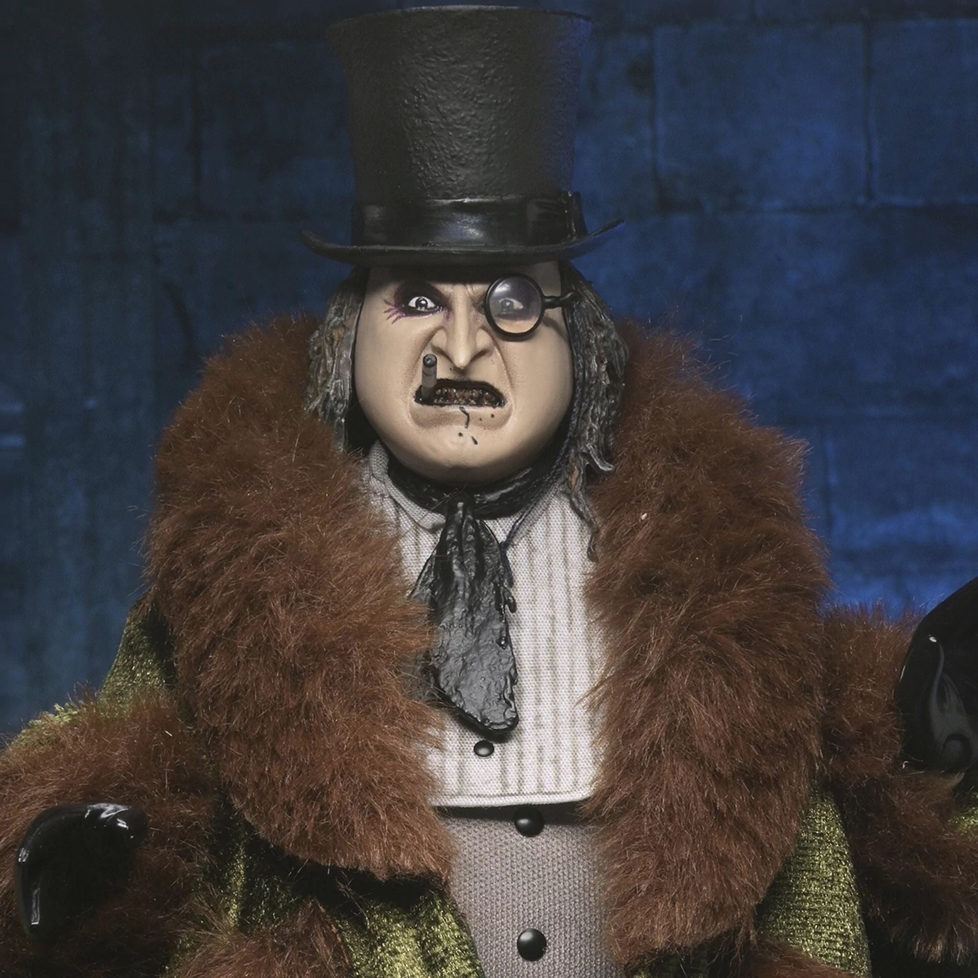 BATMAN RETURNS - 8” CLOTHED ACTION FIGURE – THE PENGUIN